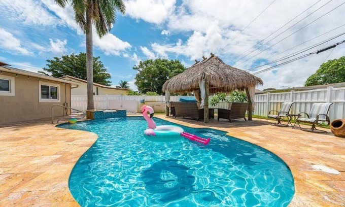 Deerfield Beach Apartment | Deerfield Retreat! Walk to the Beach! Sleeps 8!