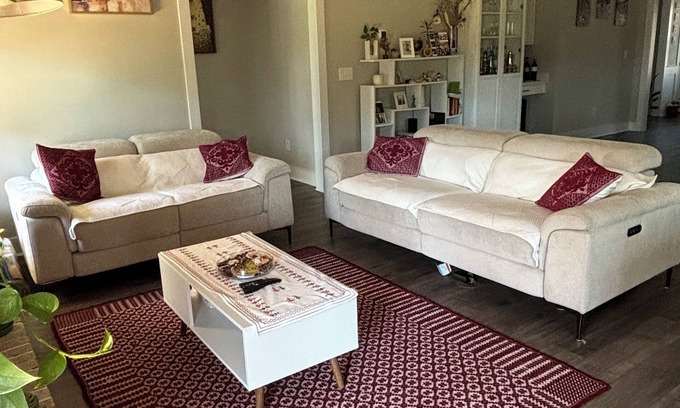 Evans House | Delightful 4-bedroom house for your Masters week