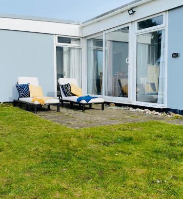 Kidwelly Apartment | Delightful chalet, overlooking estuary!