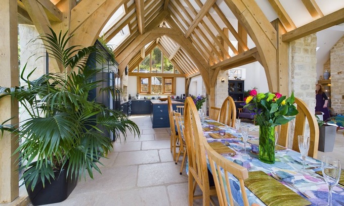 Stroud Cottage | Delightful Cotswold cottage in gorgeous village with superb panoramic views
