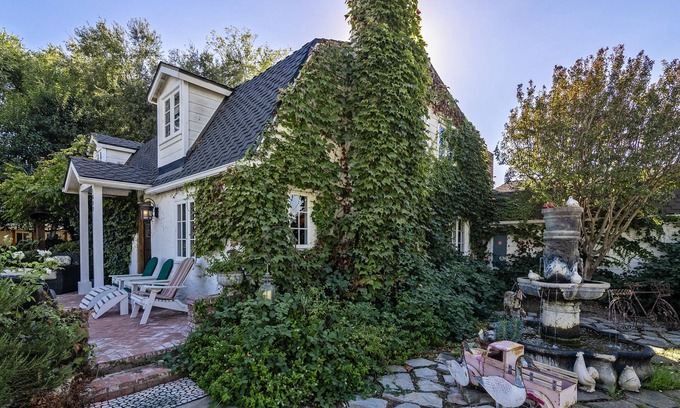 Santa Ynez House | Delightful Dutch Farmhouse Main