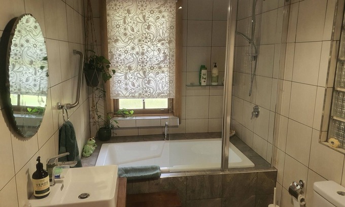 St. Albans Apartment | Delightful fully self contained ground floor apartment.