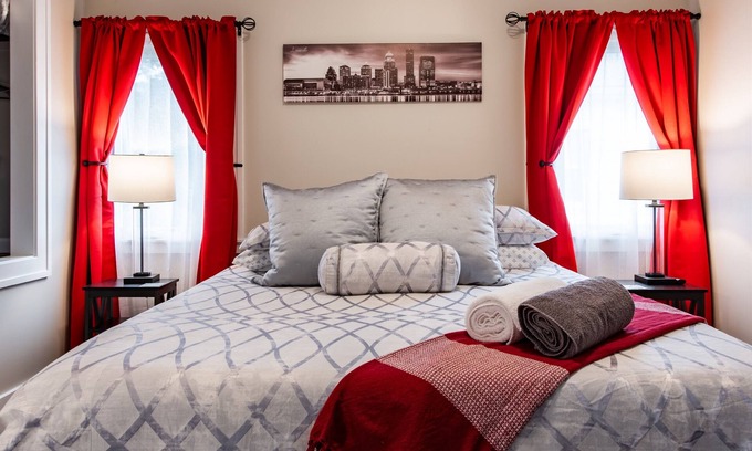 Merriwether House | Delightful Germantown Retreat: Remodeled 2BR/2BA Home