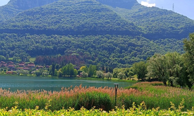 Spinone Al Lago Apartment | Delightful nest with pool on Lake D'Endine