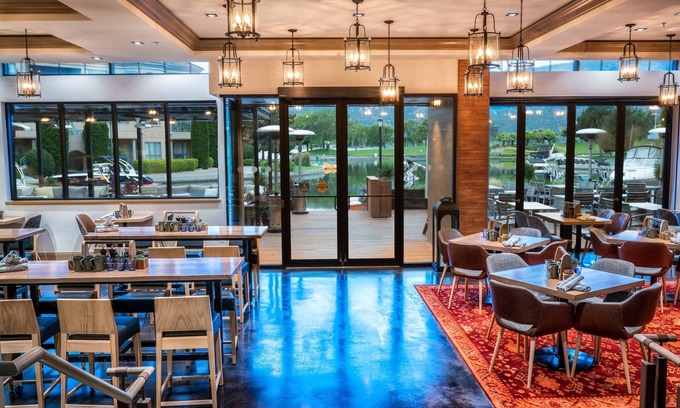 Kelowna Central Business District Hotel | Delta Hotels by Marriott Grand Okanagan Resort