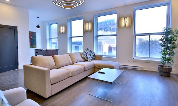 International District Condo | Deluxe 3-bedroom Condo in Old Montreal with a Private terrace