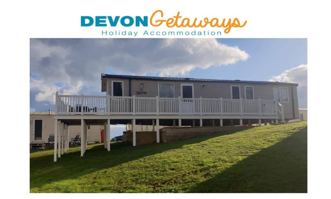 Exmouth House | Deluxe 3bed 1.5bath Caravan, Full wraparound decking, Seaviews, Bedding inc