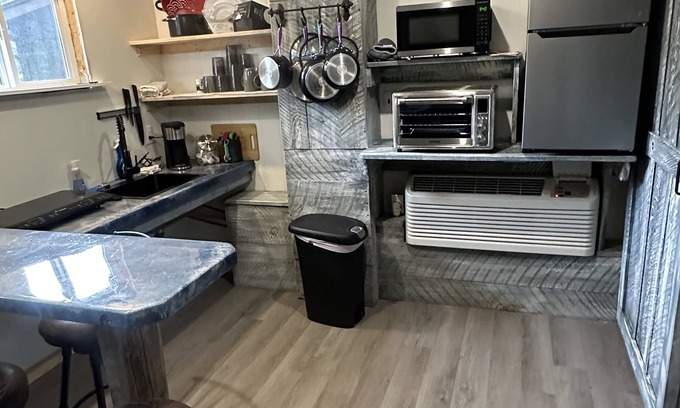 Hillsgrove Cabin | Deluxe Cabin F at Elk Creek Escape