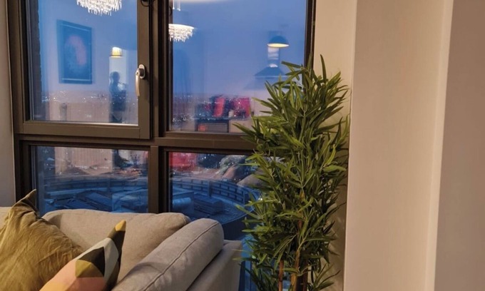 Barking Apartment | Deluxe city apartment in the heart of Canning Town