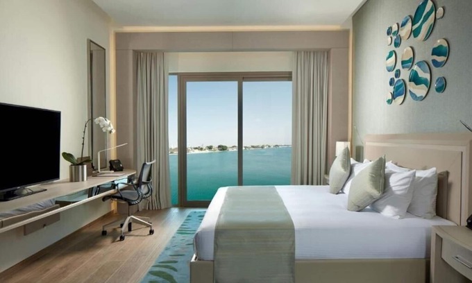 Abu Dhabi Apartment | Deluxe King Suite Near Zayed Heritage Center