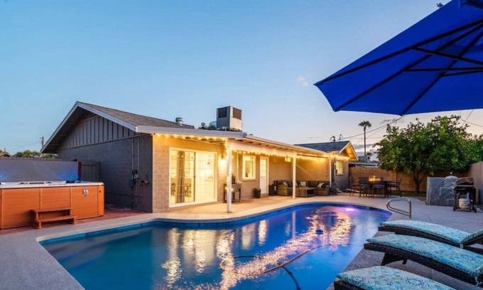 Park Scottsdale One House | Deluxe Ranch Home with a Hot tub, Pool, Fire pit, BBQ