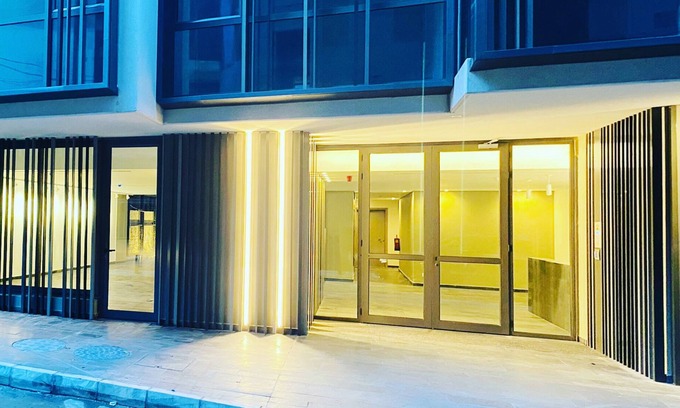 Sodeco Apartment | Deluxe Stay in Vibrant Monot 22/24 Electricity