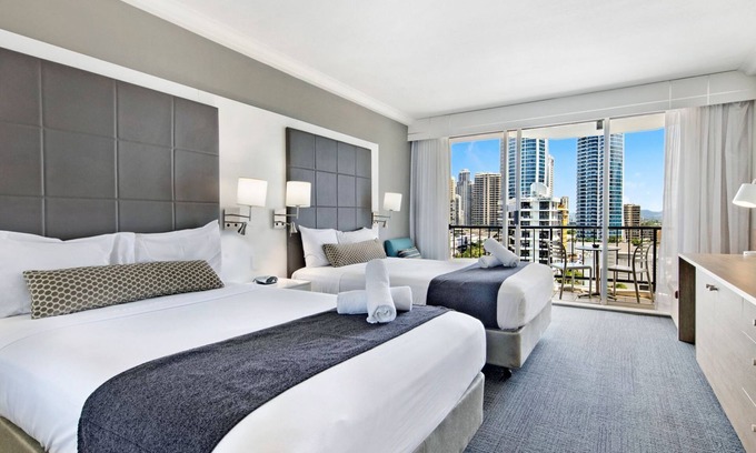 Surfers Paradise Hotel | Deluxe Twin Studio in Surfers Paradise - CoastHM