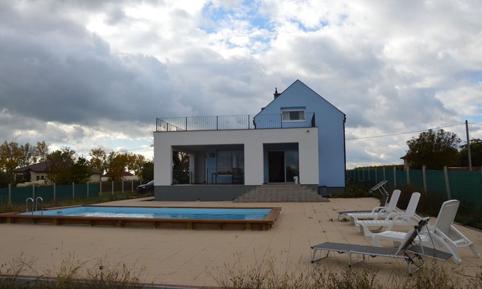 Nemesbuk Villa | Deluxe villa, large pool, wifi, sauna, jacuzzi, Bedrooms with air conditioning