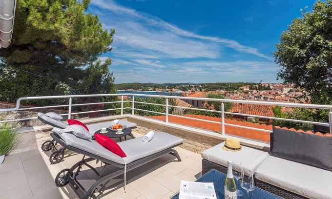 Rovinj Villa | Deluxe Villa Royal with Sea View