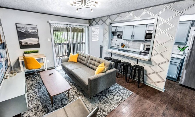 College Station Apartment | Denali: 2 Bedroom, Walk to A&M, Comfy King Beds