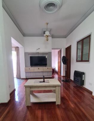 Mendoza City Center Apartment | Departamento cálido y rustico!