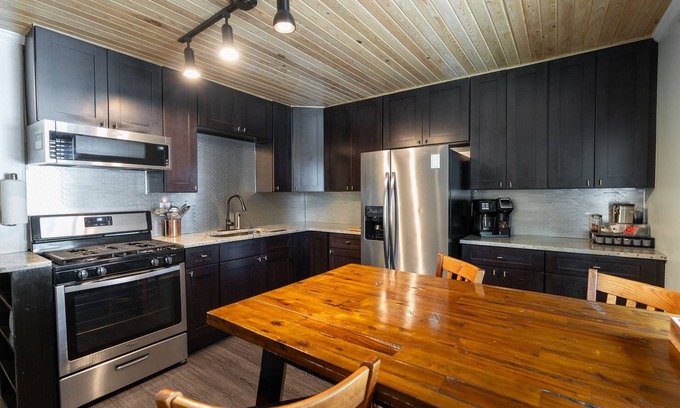 Gainesville Hotel | Depot Village