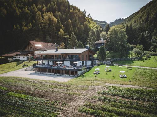 Casola Apartment | Der Hof - Perntal Retreat