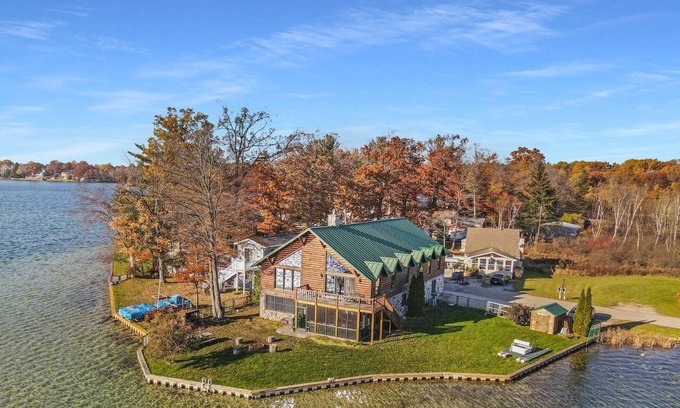 Palo Cottage | Derby Lodge - Lake living at its finest!