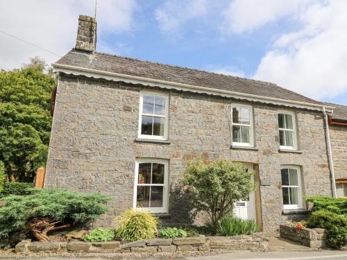 Mydroilin House | Derwen Villa