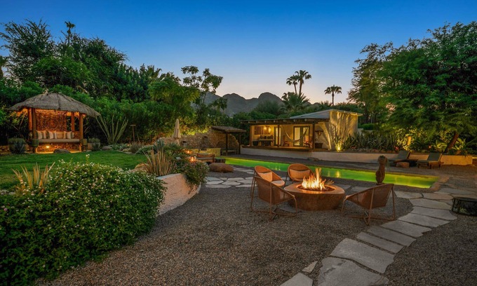 Magnesia Falls Cove House | Desert Bali Escape