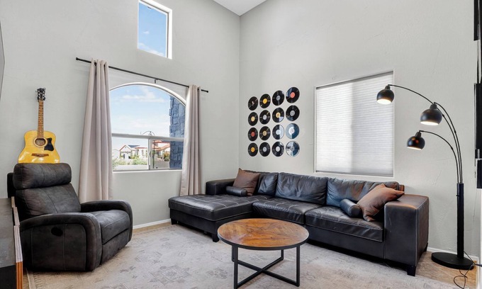 Goodyear House | Desert Luxe Retreat in Litchfield Park