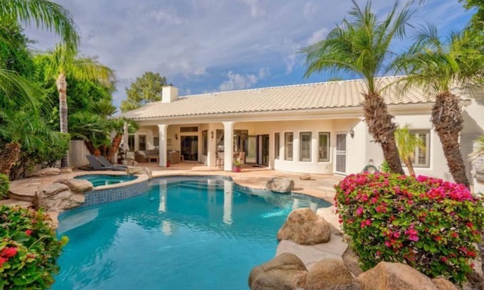 Val Vista Lakes House | Desert Oasis in Val Vista Lakes - Heated Pool