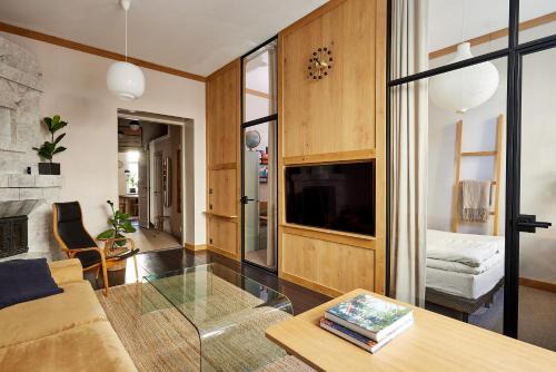 Ullanlinna Apartment | Design district gem, private sauna