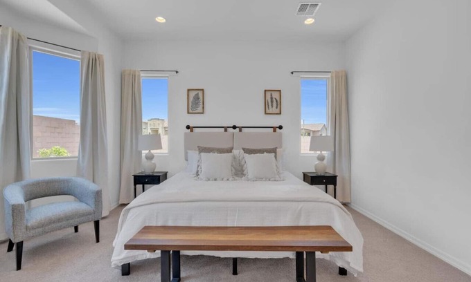 Sahuarita House | Design Dream/Upscale/4 BR 3 BA/Garage/View