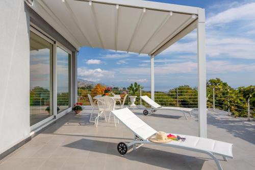Piedimonte Etneo Villa | Design Villa in Piedimonte Etneo