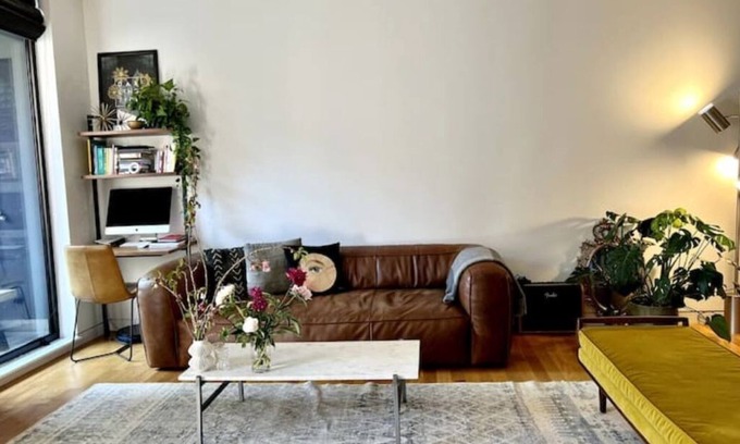 Williamsburg Apartment | Designer 1BD apartment on the park