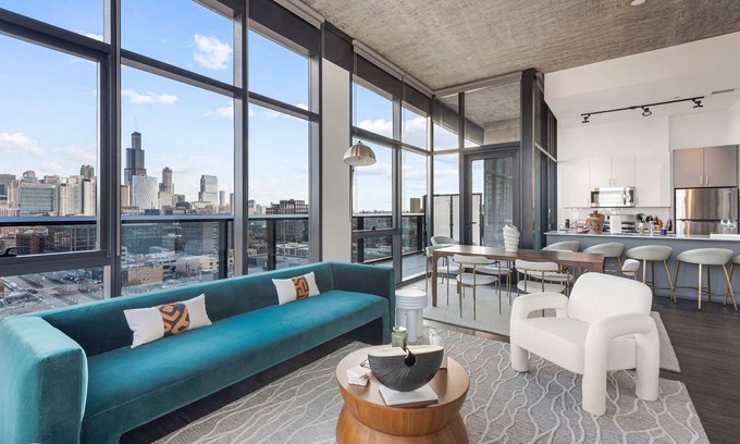 West Loop Apartment | Designer 2BR in Walkable Fulton Market