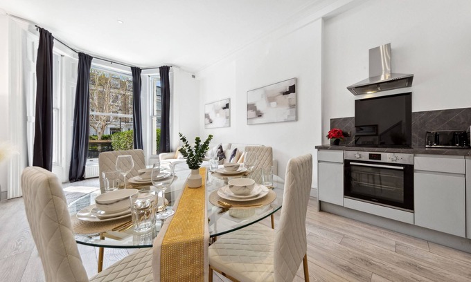 Holland Park Apartment | Designer 2BR Luxe in Kensington by Harrods for 6