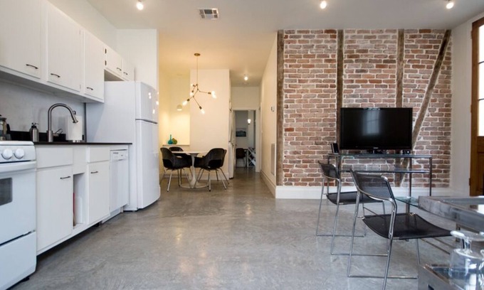 Faubourg Marigny Bed & Breakfast | DESIGNER ART LOFT NEAR FRENCH QUARTER & FRENCHMEN-AWESOME LOCATION!