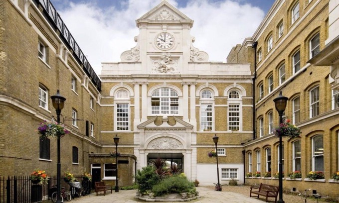 Whitechapel Apartment | Designer City Center Apartment in Old Brewery