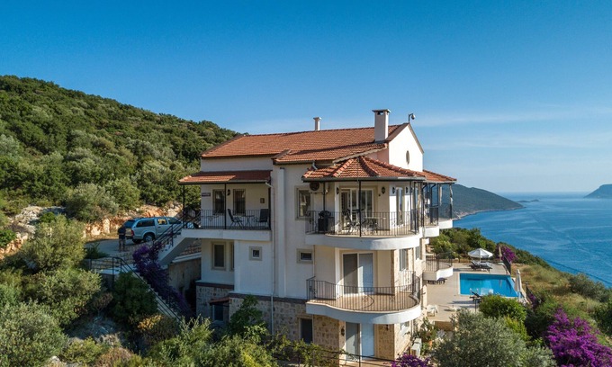 Kas Apartment | Designer Penthouse in Kas