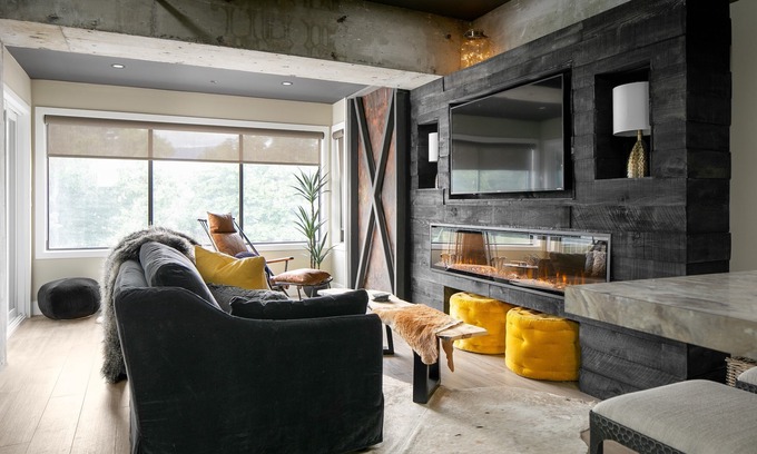 Kelowna Central Business District Hotel | Designer's Dream - Downtown Waterfront!