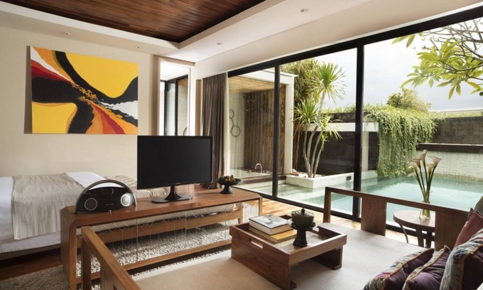 Batubelig Villa | Desire One Bedroom, 2-minute drive from Petitenget Beach