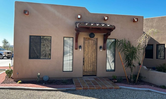 Wickenburg Apartment | Desperatehills Casita one bedroom full kitchen and corral