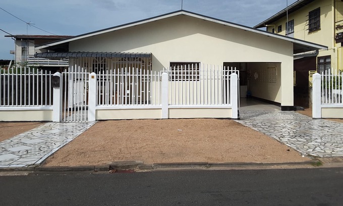 Paramaribo House | Detached house in a safe, quiet neighborhood