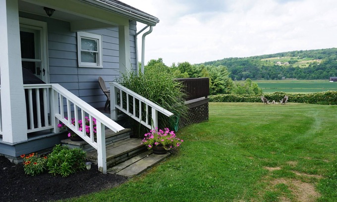 Keuka Park House | DIAMOND INN THE BLUFF with hot tub