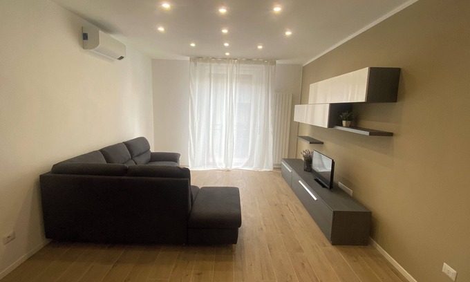 Colonno Apartment | Diego house with parking areaAt the start of the famous greenway