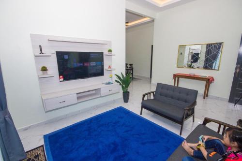 Kampung Batin Ski Chalet | Dieyna homestay seberang takir