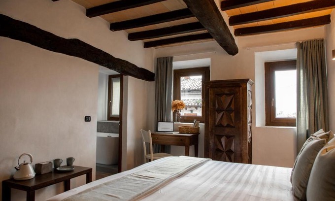 Canossa Bed & Breakfast | Dimidium