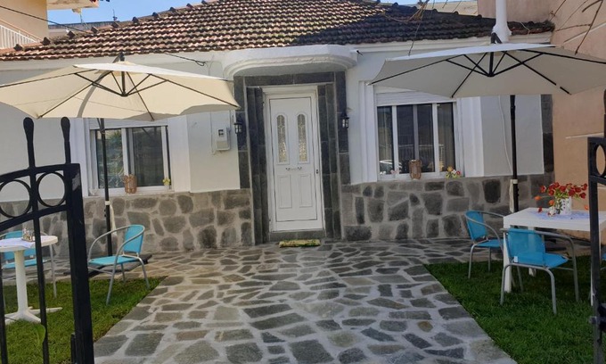 Nea Peramos House | Dimitri's house