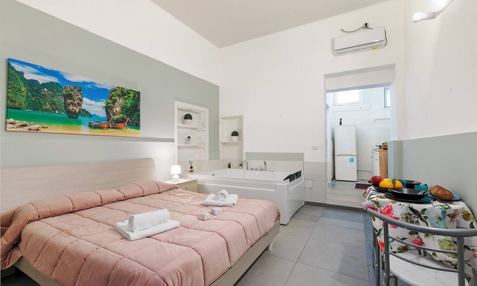Municipio 2 Apartment | Dimora Savoia With Jacuzzi Bari, Bari, Italy