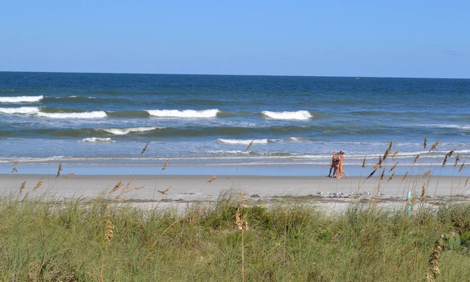 Daytona Beach Shores Condo | Direct OCEAN FRONT, Super Clean, GREAT REVIEWS, Cozy & Neighborly