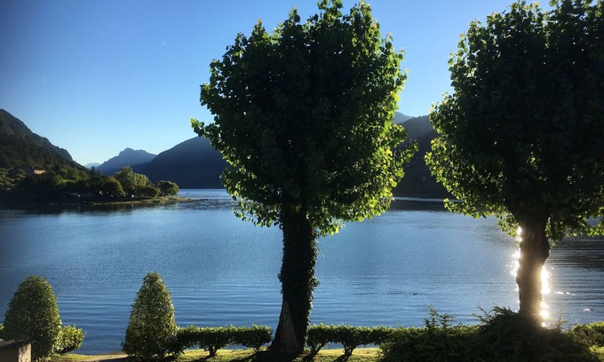 Idro Apartment | DIRECTLY ON THE BEACH/LAKE, apartment up to 4 people, pool and garden, Villa Soghetta type S3