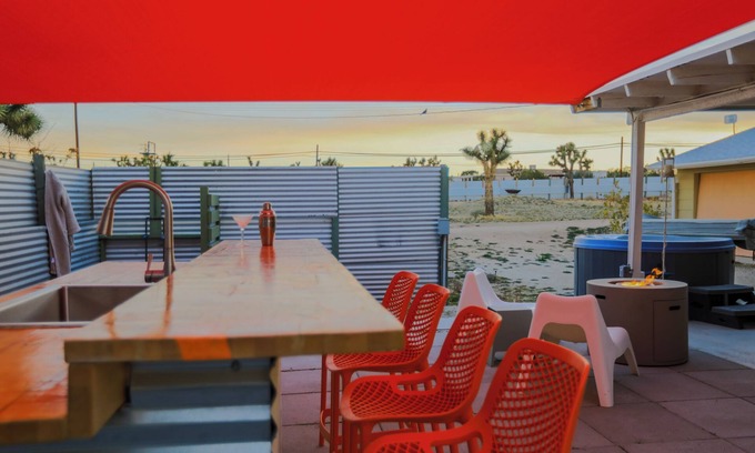 Yucca Valley House | Discoasis Joshua Tree - 2.5 Acres w/Bar & Hot Tub